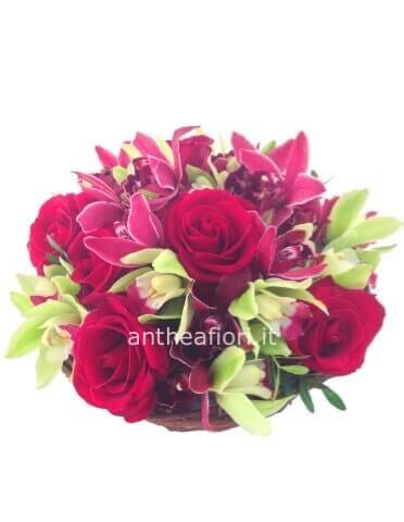composizione rose rosse e orkidee
